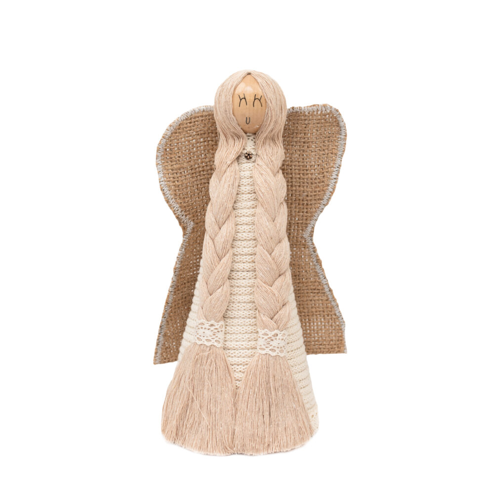 Drewniany anioł zdobiony sznurkiem 23 cm