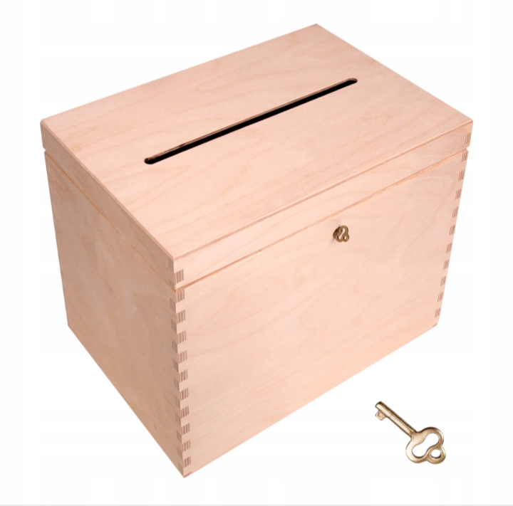 Drewniana skrzynka na koperty z kluczykiem