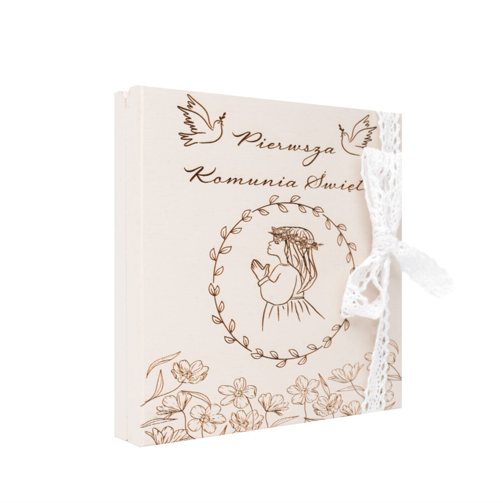 Drewniane pudełeczko z życzeniami, pamiątka I Komunii Świętej dla dziewczynki, wzór 2